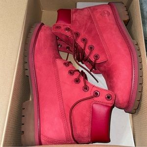 Like new red timbs